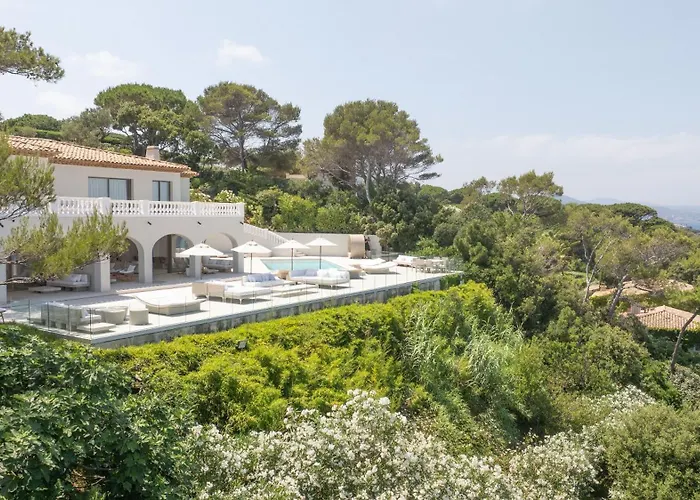 Fcd75 - Super Exclusive Seafront Luxury In Les Parcs De Tropez Villa