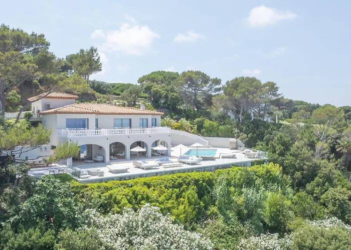 Villa Fcd75 - Super Exclusive Seafront Luxury In Les Parcs De Tropez