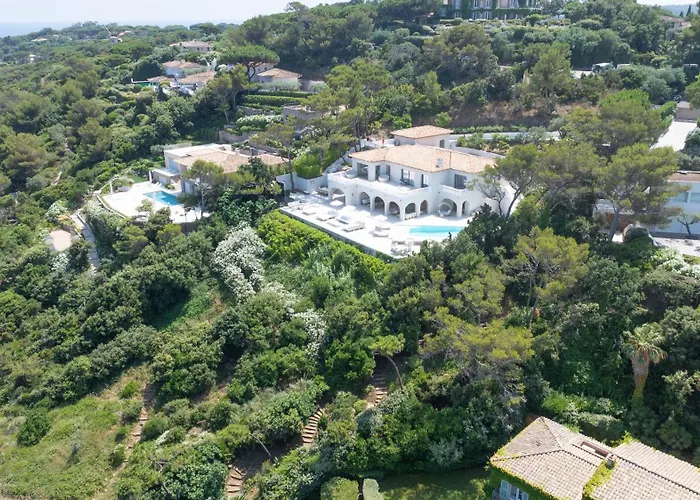 Fcd75 - Super Exclusive Seafront Luxury In Les Parcs De Tropez *