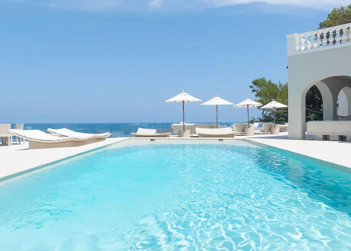 Fcd75 - Super Exclusive Seafront Luxury In Les Parcs De Tropez Villa